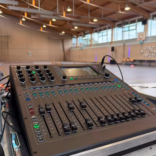Crazy Cup – Allen & Heath Qu-5 Digitalmischpult