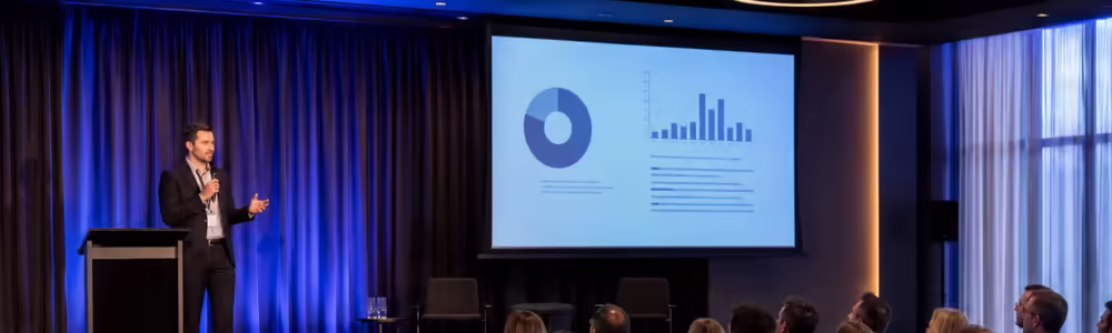 Veranstaltungsarten bei Business-Events mit Bühne, Licht und Präsentationstechnik